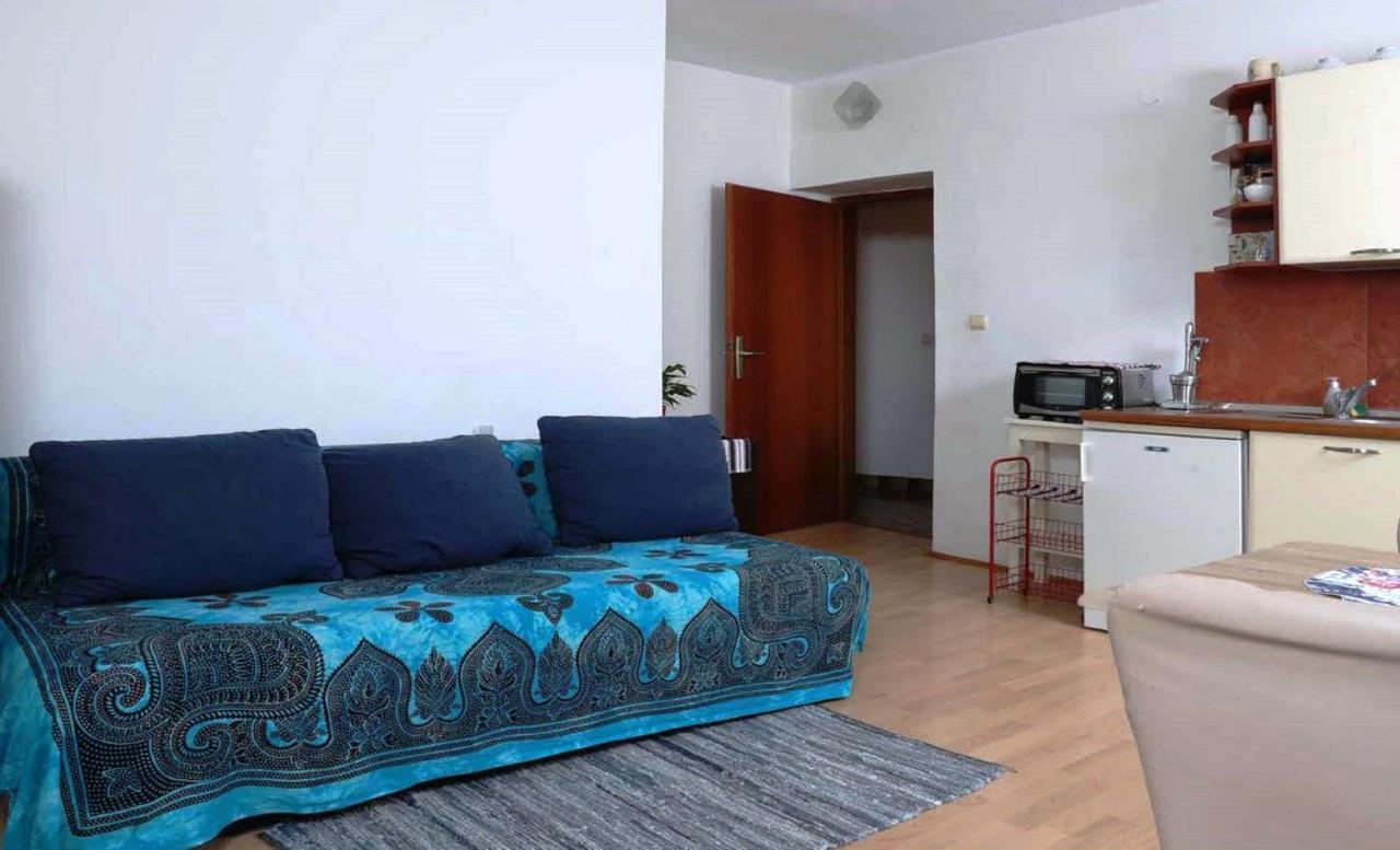 Linea Mare Apartment Ровинь Экстерьер фото